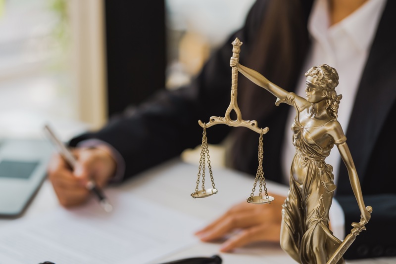 Justitia Justitie Shutterstock 2161304233